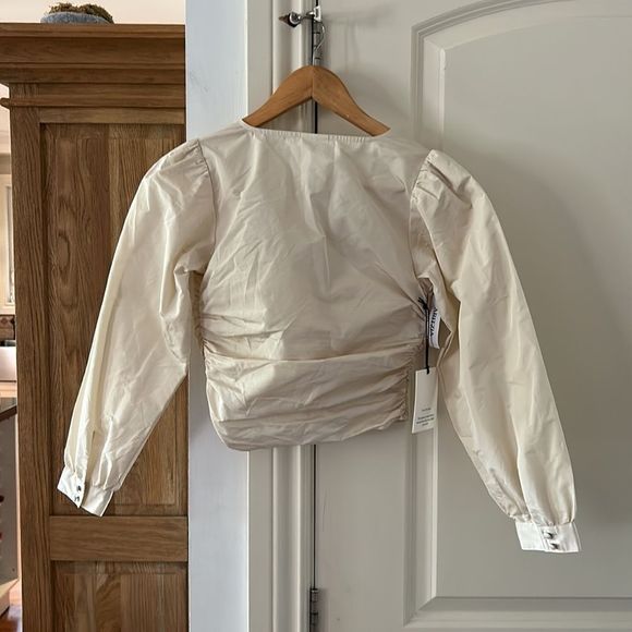 Aritzia Sunday best Giselle top in petal xs puff sleeve blouse - Picture 8 of 11